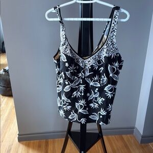 Black and White Fitted swim tank 222